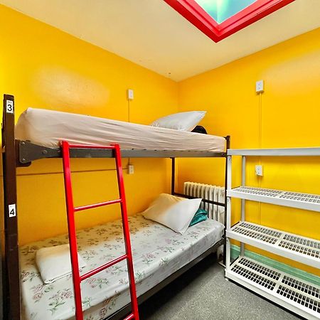 The Only Backpacker'S Inn (Adults Only) Toronto Extérieur photo