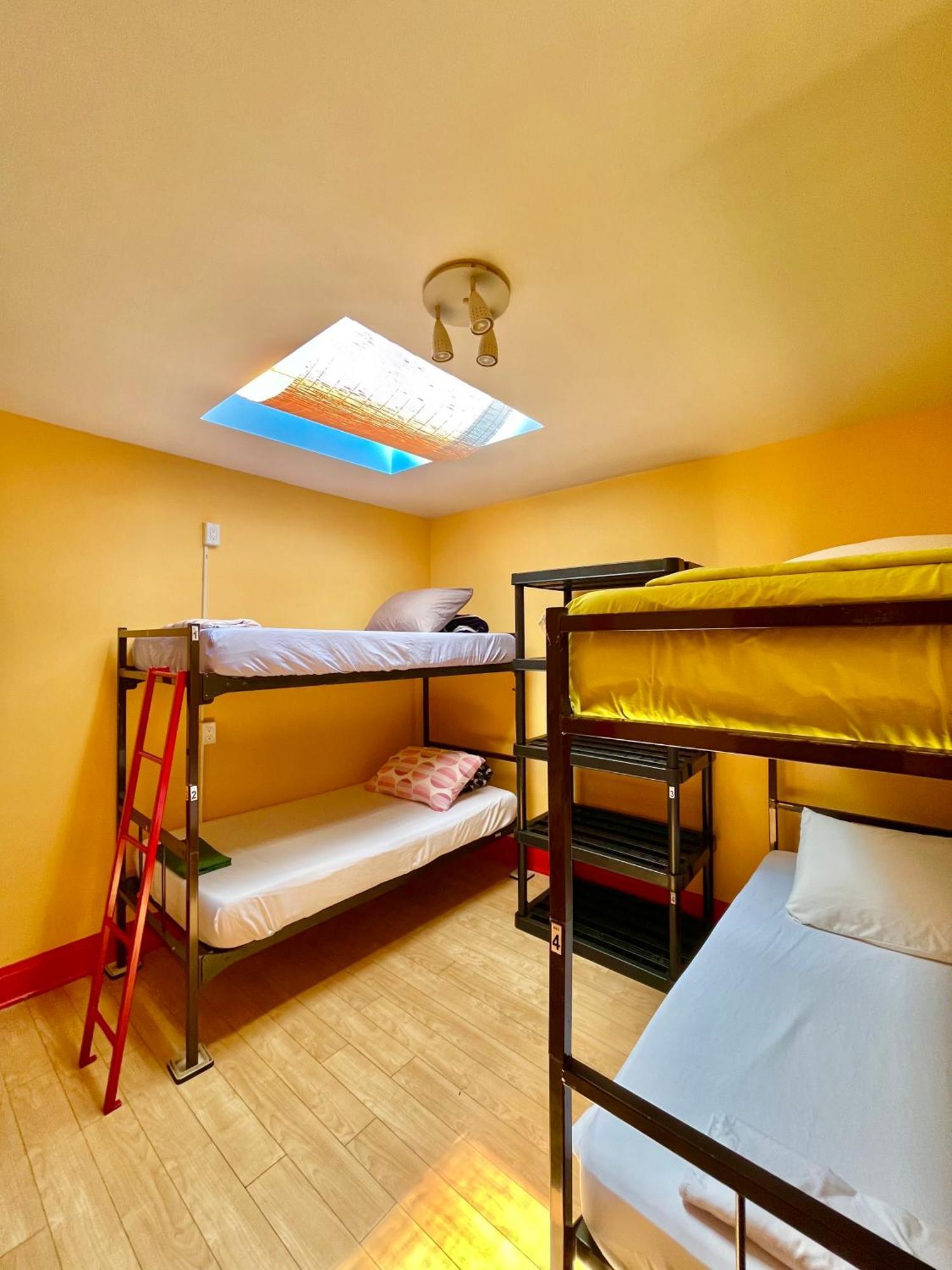 The Only Backpacker'S Inn (Adults Only) Toronto Extérieur photo