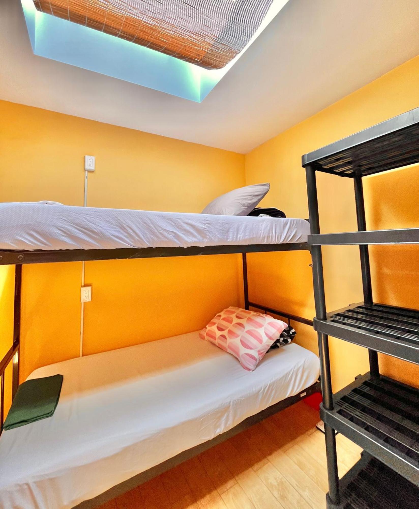 The Only Backpacker'S Inn (Adults Only) Toronto Extérieur photo